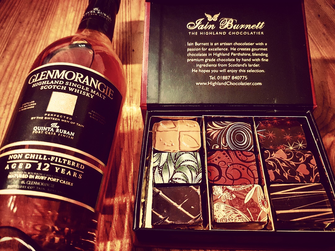 Glenmorangie 12 Jahre Quinta Ruban Highland Single Malt Scotch Whisky mit Iain Burnett Schokolade