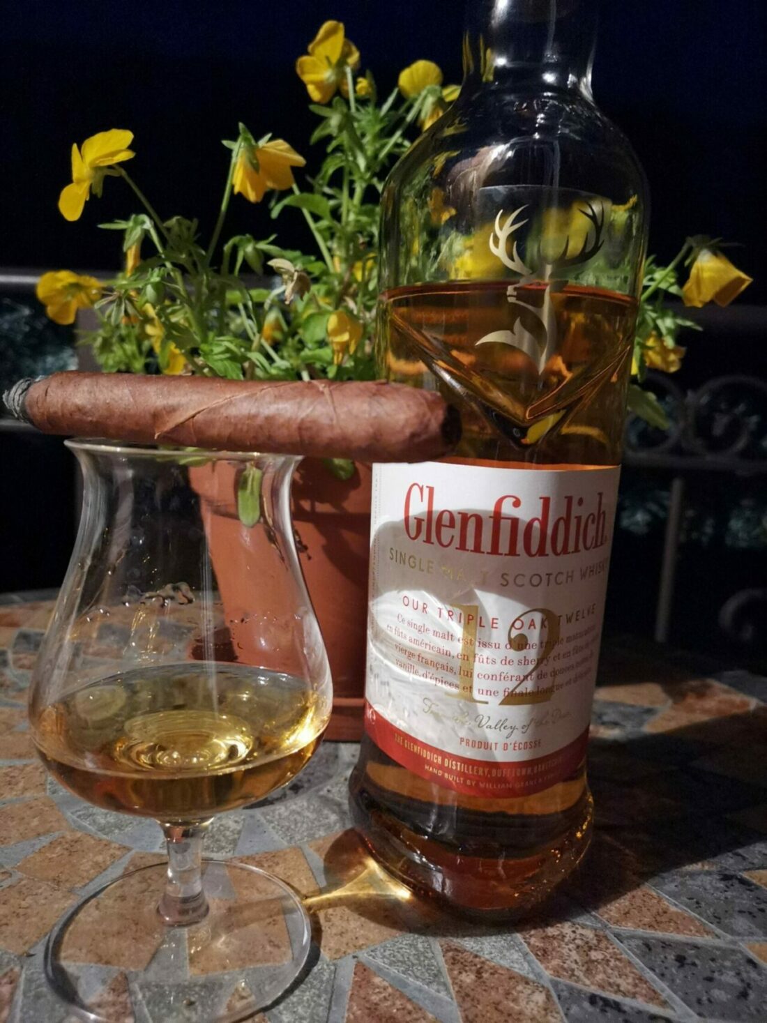 Glenfiddich 12 Jahre Triple Oak mit einer Zigarre